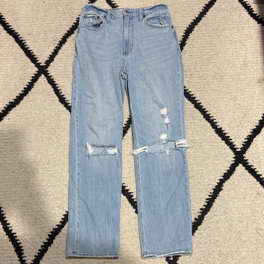 Abercrombie & Fitch the ankle straight ultra HR Light Blue Distressed jeans 4L
